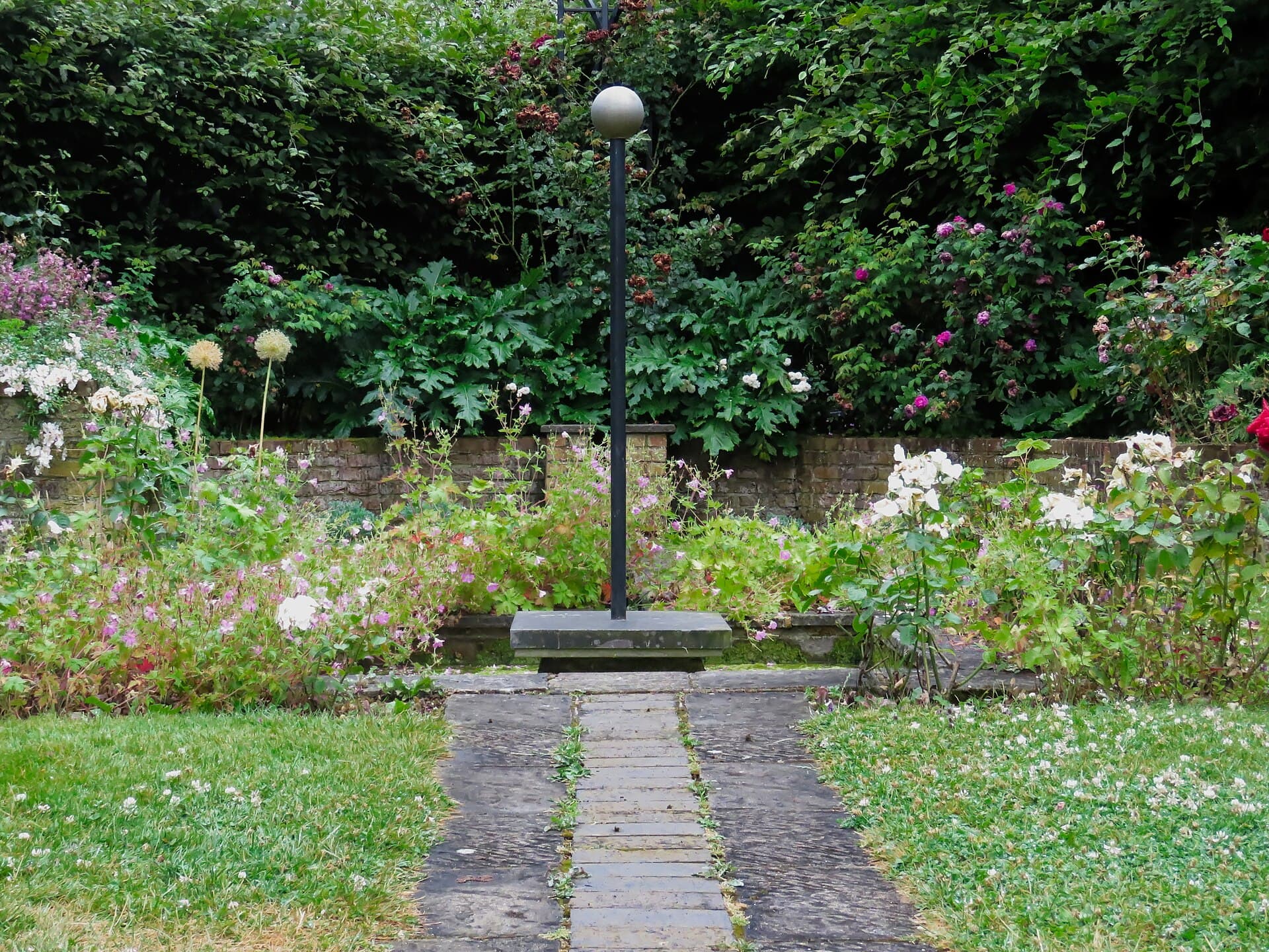 Tuin ná de aanleg door Onink Tuinen & Infra